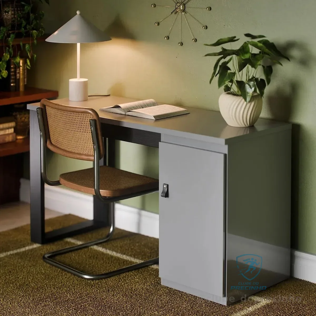 Escrivaninha Mesa Para Computador Paris 115cm Home Office Estudo Escritório Mdf Mdp 1 Porta Armário Lateral Puxador De Couro Cor Cinza Preto