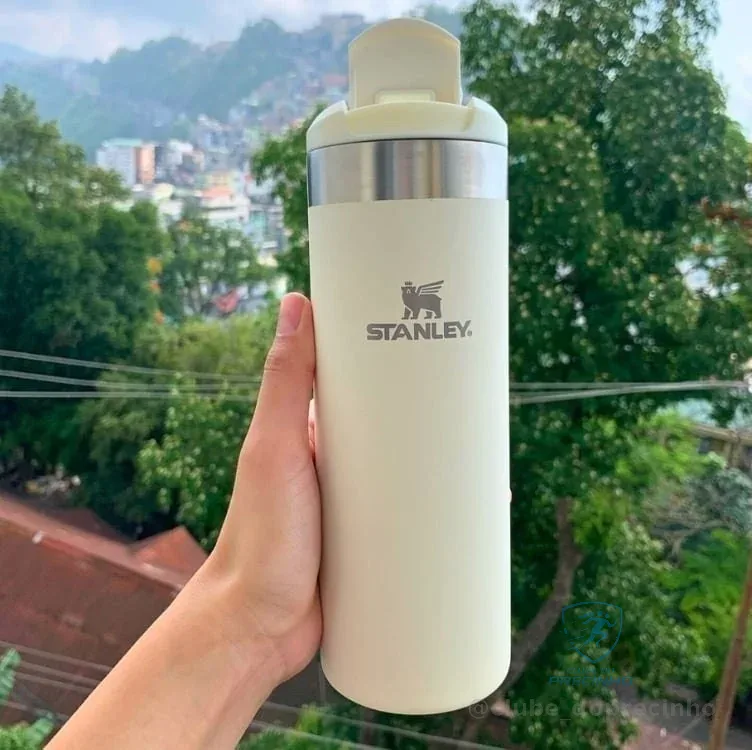 Stanley Garrafa Térmica Aerolight Transit Cream, 591ml