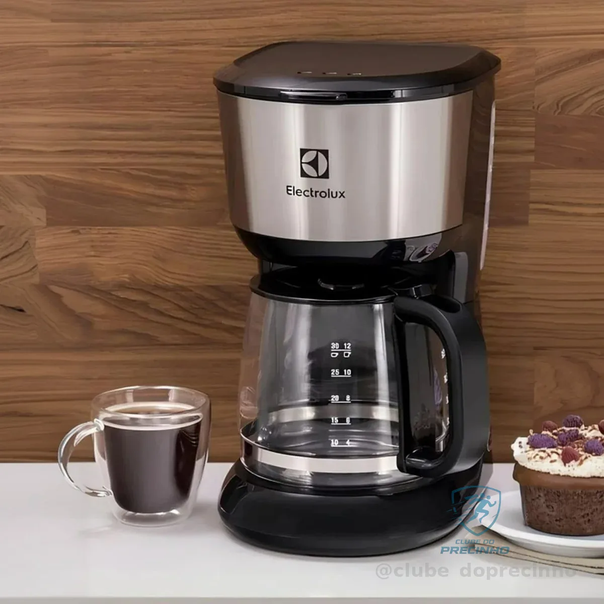 Cafeteira Elétrica Electrolux Jarra Vidro, Acabamento Inox Filtro Permanente Removível Sistema Corta Pingos Capacidade 15 Xicaras 600ml Ecm10 Preto 127v