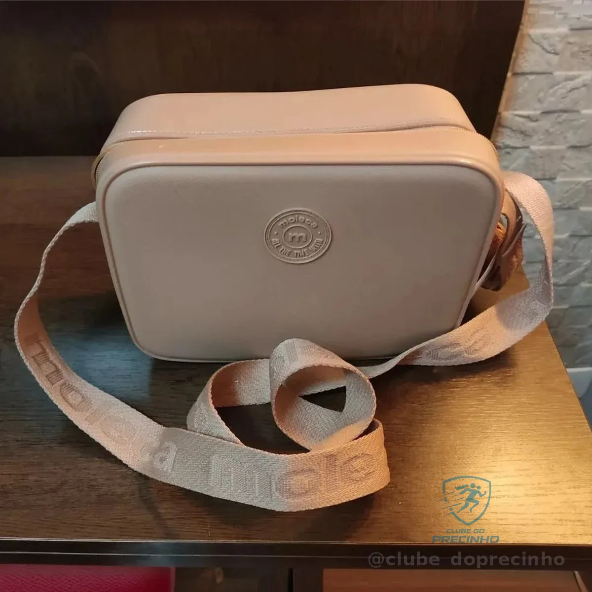 Bolsa Feminina Moleca Transversal Quadrada Lateral 50007 Cor Nude 658 Cor Da Correia De Ombro Nude Desenho Do Tecido Liso Ouro