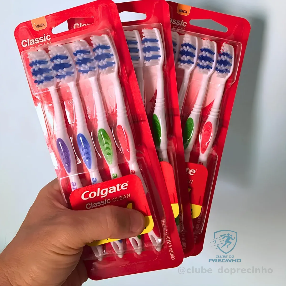 Escova de Dente Colgate Classic Clean Macia 4 unidades | Cores Sortidas