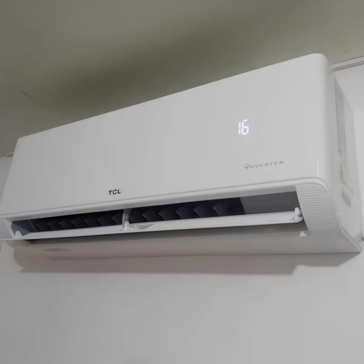 CORREE ‼️ MODELO INVERTER FRIO TCL DE 9.000 BTUs