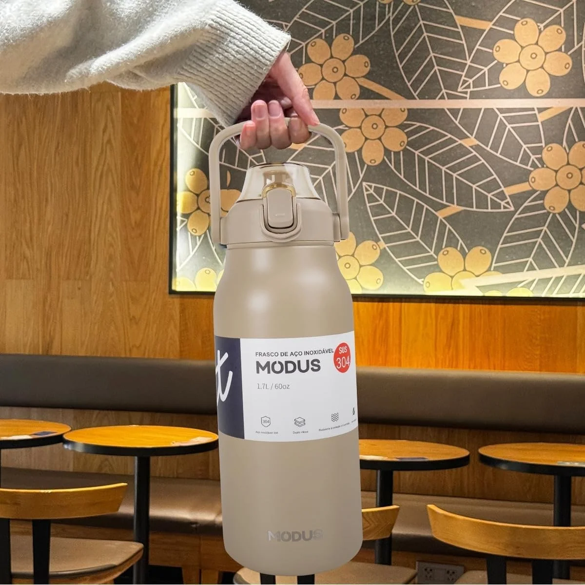 Garrafa Térmica 1700ml - Duplamente Isolada a Vácuo, Canudo e Base Emborrachada Anti Derrapante, Mantém Bebidas Quentes por 12 Horas e Geladas por 24 Horas (Caqui)