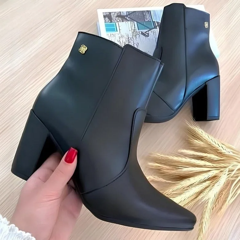 Bota Bico Fino Coturno Feminino Cano Curto Salto Confortável
